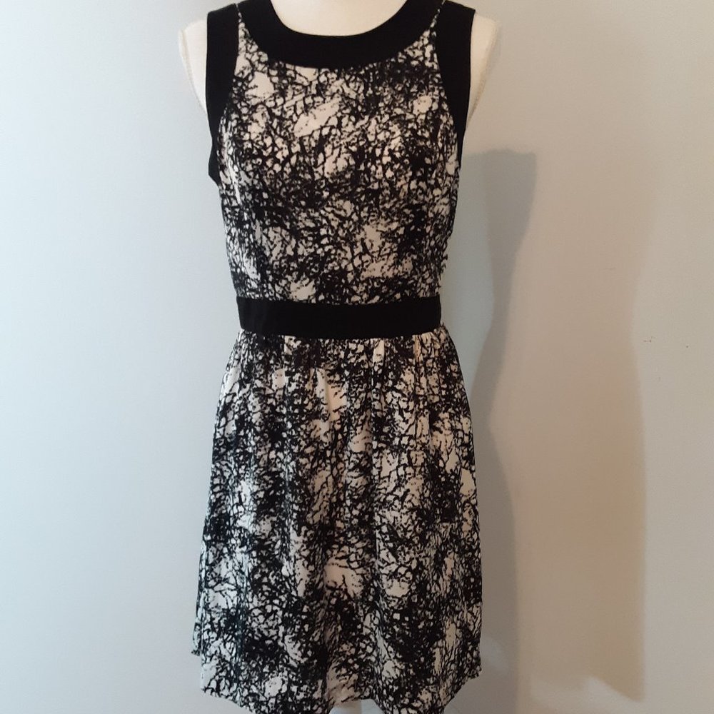 Kensie Black/White Dress Size M